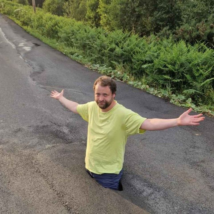 cover art for 5468: LISTEN¦ Northern Ireland's 'worst road' has finally been fixed. Will a new mapping plan be the solution to our pothole problem? Frank spoke to Cllr Malachy Quinn