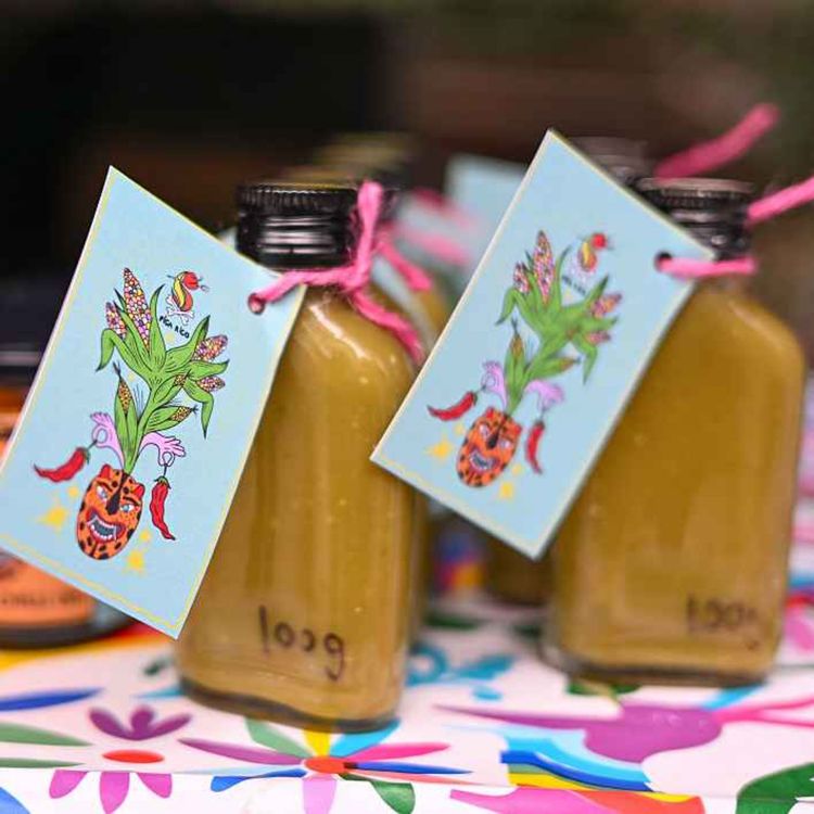 cover art for 5474: LISTEN¦ Have yourself a saucy little Christmas! Frank spoke to one of NI's top chefs, Paula McIntyre, about the popularity of gifting hot sauce and olive oil, as well as what it takes to make award winning rum