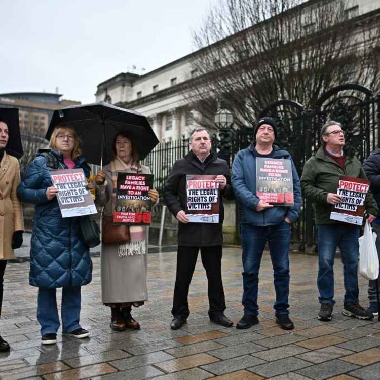 cover art for 5485: LISTEN¦ Should MPs remove a clause from the goverment's latest legacy bill, that would grant immunity from prosecution to those who co-operated with a truth recovery process? Frank spoke to crime correspondent Allison Morris 