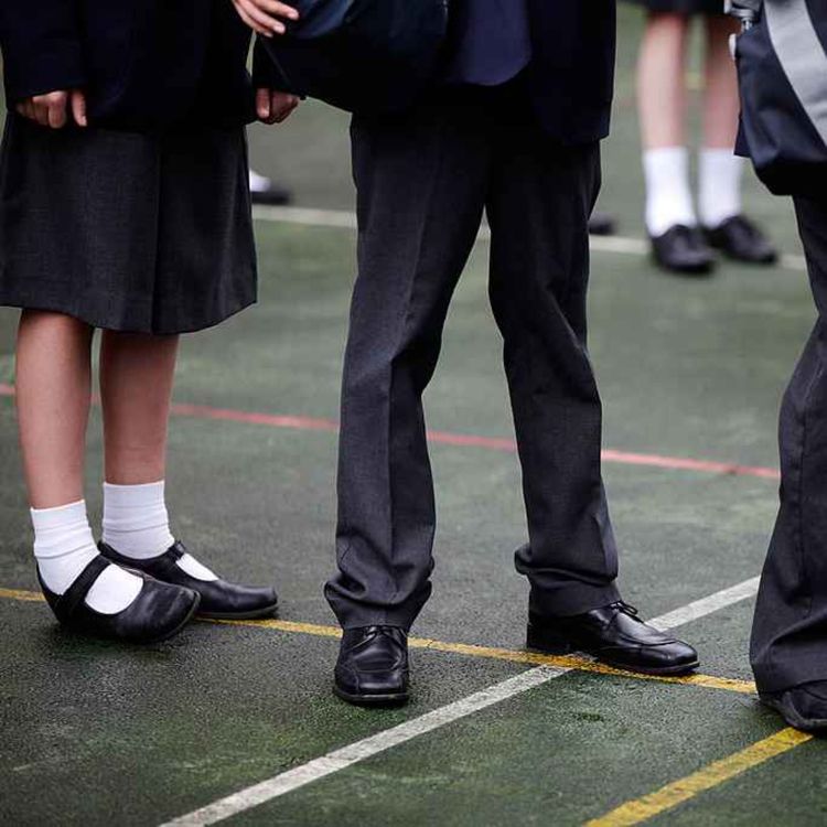 cover art for 5490: LISTEN¦ Should girls have the choice to wear trousers as well as skirts to school? Frank spoke to Education Committee deputy chair Pat Sheehan, who says that for reasons of practicality, equality and comfort the option should be offered 