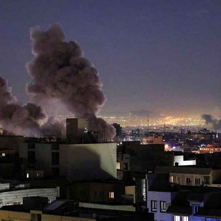 cover art for 5499: LISTEN¦ Should the UK get involved in the conflict in Iran? What's it like being stationed in the Gulf states during a war? Peter spoke to security analyst Philip Ingram and ex-RAF reservist Michael Cairns, who was stationed in Qatar