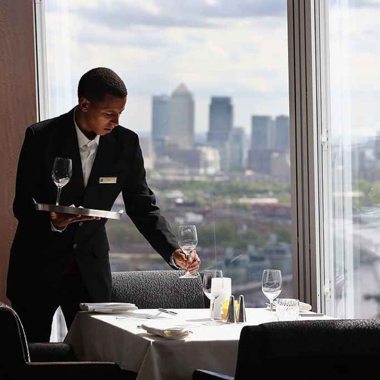 cover art for 5520: LISTEN¦ Is a 20% tip excessive? Gordon Ramsay's been criticised after one of his restaurants applied the hefty ' discretionary service charge' to seasonal menus. Peter spoke to NI's top restaurant critic, Joris Minne