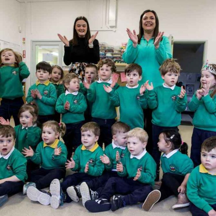 cover art for 5560: LISTEN¦ Should children of parents receiving benefits continue to be given priority for funded pre-school places? The Education Minister says he's 'levelling the playing field' but anti-poverty campaigners say it'll widen the attainment gap