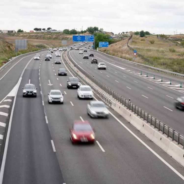 cover art for 5562: LISTEN¦ Why has nearly £200m been spent on the A5 road project before an inch of tarmac has been laid? Frank spoke to DUP MLA Stephen Dunne and Civil Engineer Karen McShane