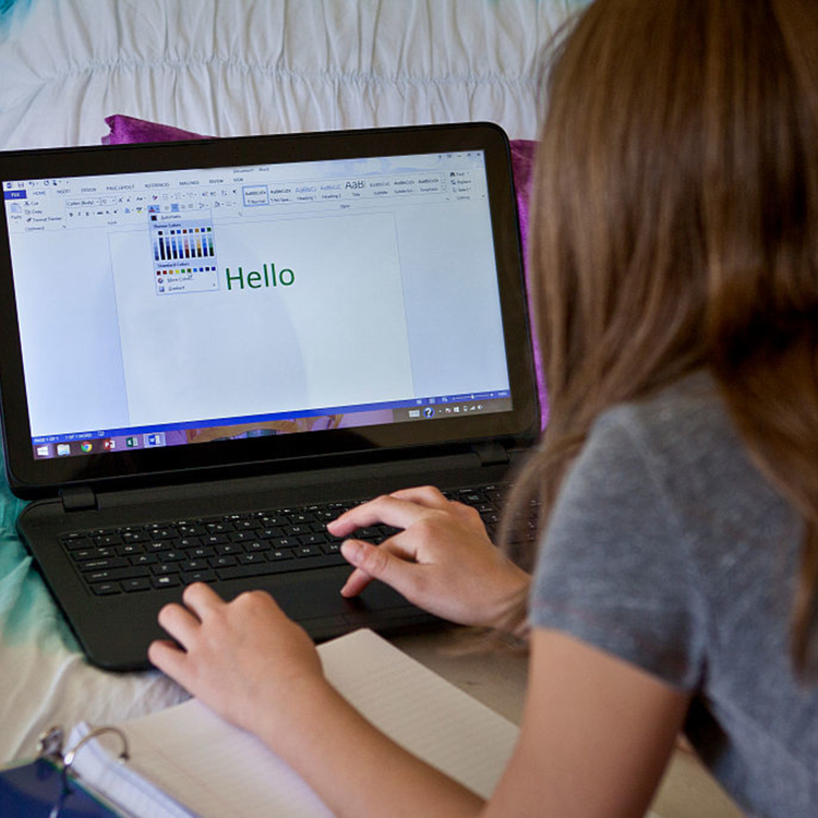 cover art for 4779: LISTEN¦ How can you boost your earning potential or perhaps find a new career through online learning? Denise spoke to Katie O’Donovan from Google