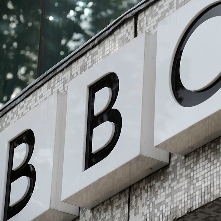 cover art for 4737: LISTEN¦ Should non-payment of the BBC licence fee be decriminalised? Is it still the best way to fund the BBC in the modern media landscape? Frank heard from author and commentator Malachi O'Doherty