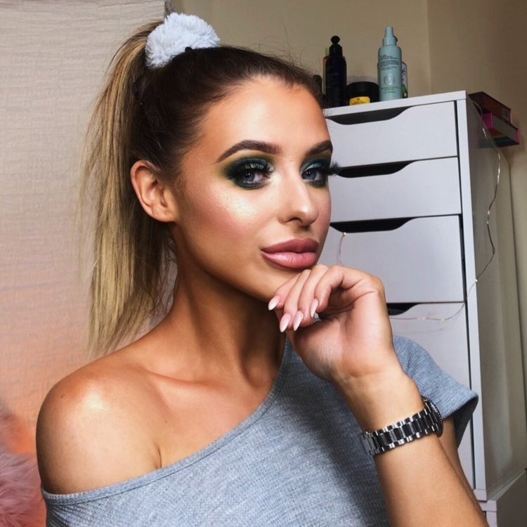 cover art for 4732: LISTEN¦ Frank spoke to makeup artist and YouTube star Chloe Morton about documentary 'Beauty Laid Bare' and turning her hobby into a successful career