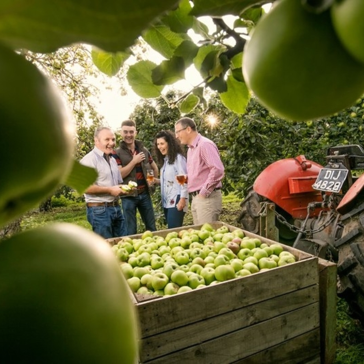 cover art for 4618: LISTEN¦ With Christmas around the corner, Frank talked foodie present ideas with Gary Quate from Tourism NI