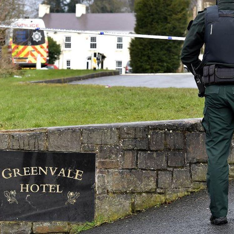 cover art for 4111: LISTEN ¦ What does it mean to be de-arrested? Frank chats to former police officer @colinbreen12