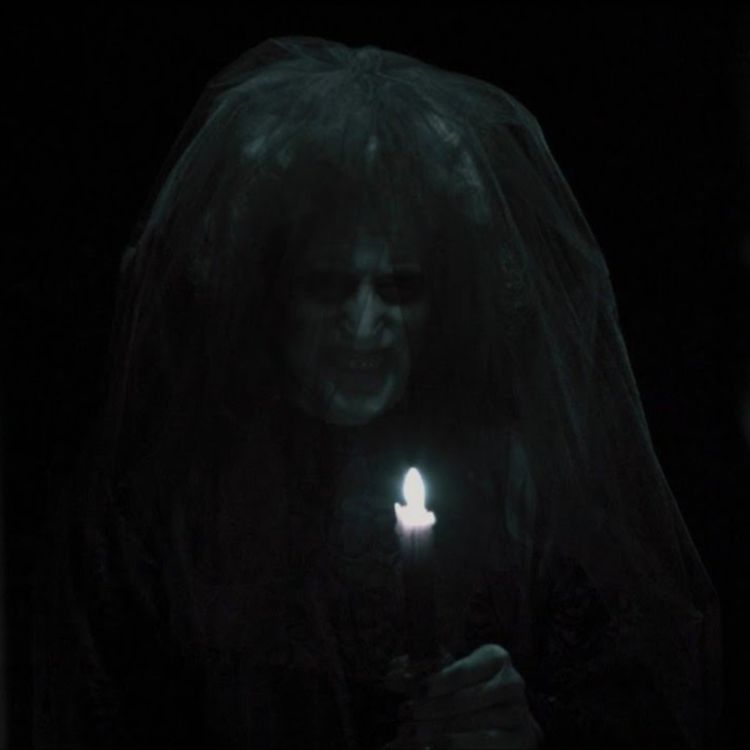 cover art for La Anciana de Negro y MÁS Historias que te Helarán la sangre