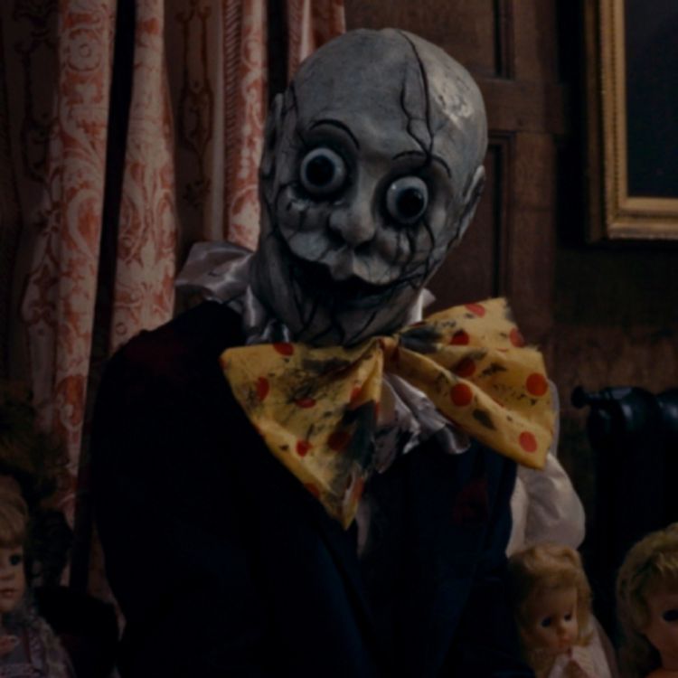 cover art for LOS MUÑECOS DE LA ABUELA | Voces del Abismo