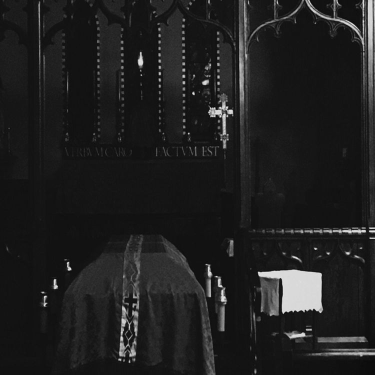 cover art for EL FUNERAL DE LA ABUELA | Noche de Relatos Aterradores