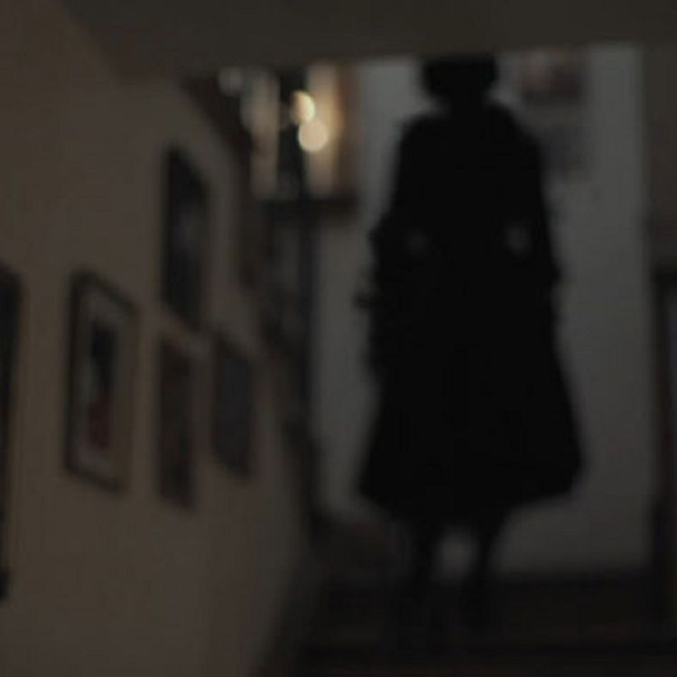 cover art for Cada vez se acerca más | Relatos que no te dejarán sentirte seguro en casa