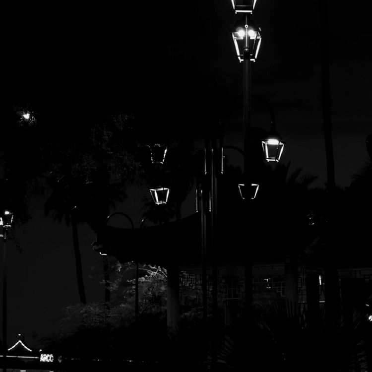 cover art for Trabajo en un café con reglas extrañas | Dos relatos que te helarán la sangre