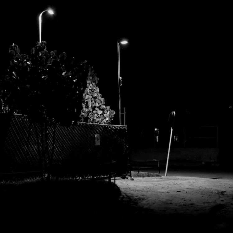 cover art for RASGUÑOS EN LA PUERTA (Compilación de relatos macabros y aterradores)