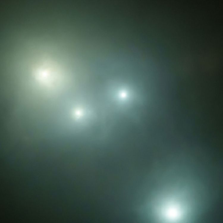 cover art for 4 Perturbadores relatos del fenómeno ovni