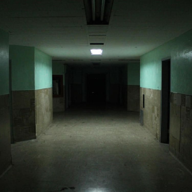 cover art for Apariciones en centro comercial (Historias de terror)