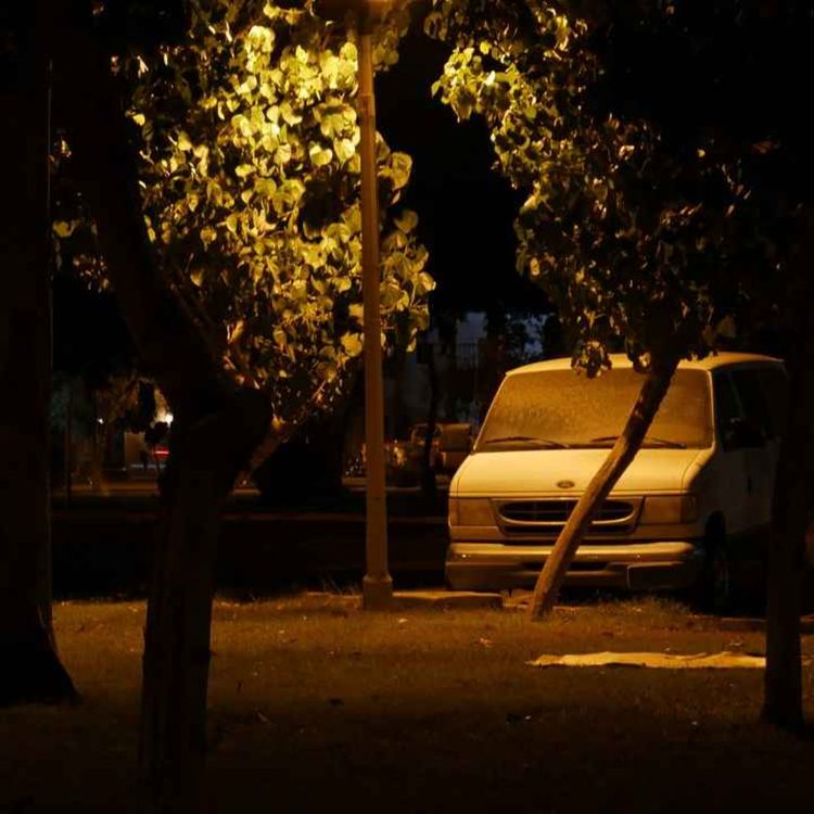 cover art for Actividad paranormal en escuela secundaria (y más historias de terror de suscriptores)