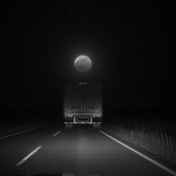 cover art for Historias de terror de carreteras, traileros y conductores