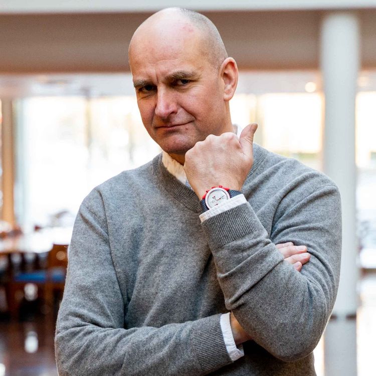 cover art for Omega Speedmaster – hele historien med Roger Sveian