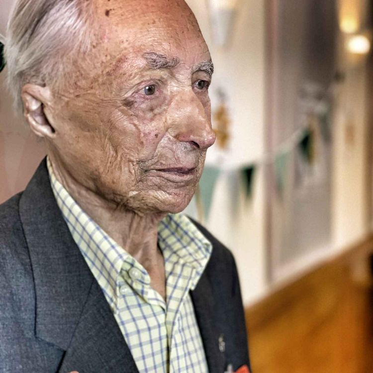 cover art for The Guinea Pig Club: Plastic Surgery & WW2