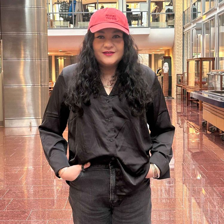 cover art for Pearla Pigao sa opp tre jobber og ble kunstner