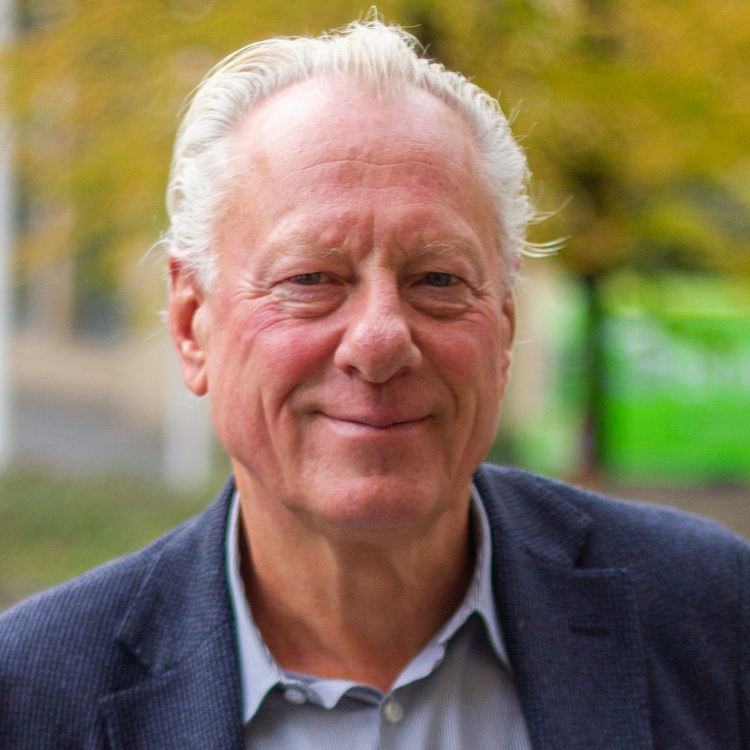 cover art for Museumsdirektør Stein Olav Henrichsen tatt for å være Edvard Munch i Kina