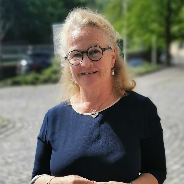 cover art for Blomqvist-sjef Elisabeth Vik Forsberg om hvordan å handle på auksjon