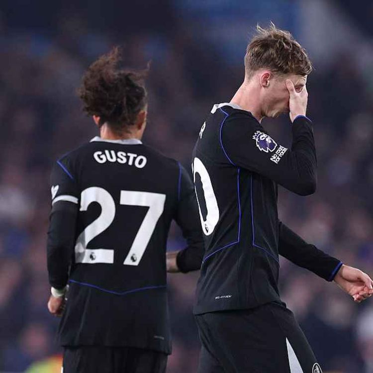 cover art for Leeds Shock Chelsea & Arsenal Go 5 Points Clear