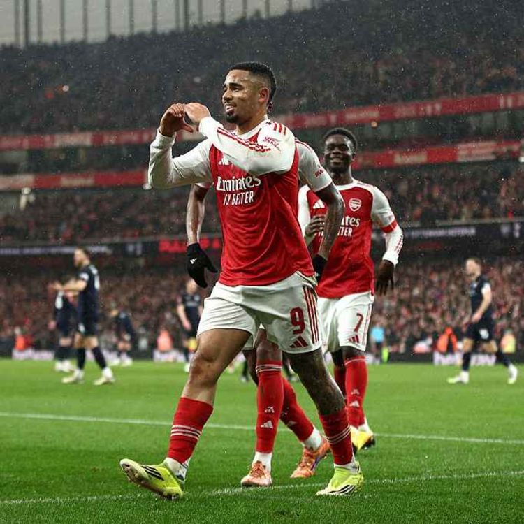 cover art for Arsenal on a QUEST for the Quad!