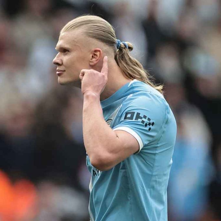 cover art for Erling Haaland SINKS Arsenal as the title race HEATS UP!