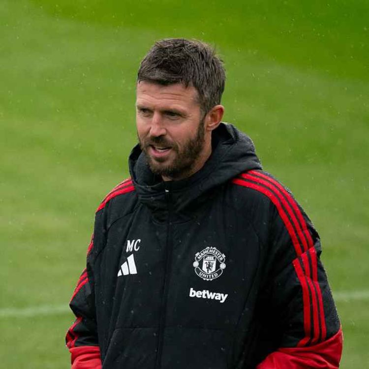 cover art for Man United: Backing Carrick or Delaying the Inevitable?