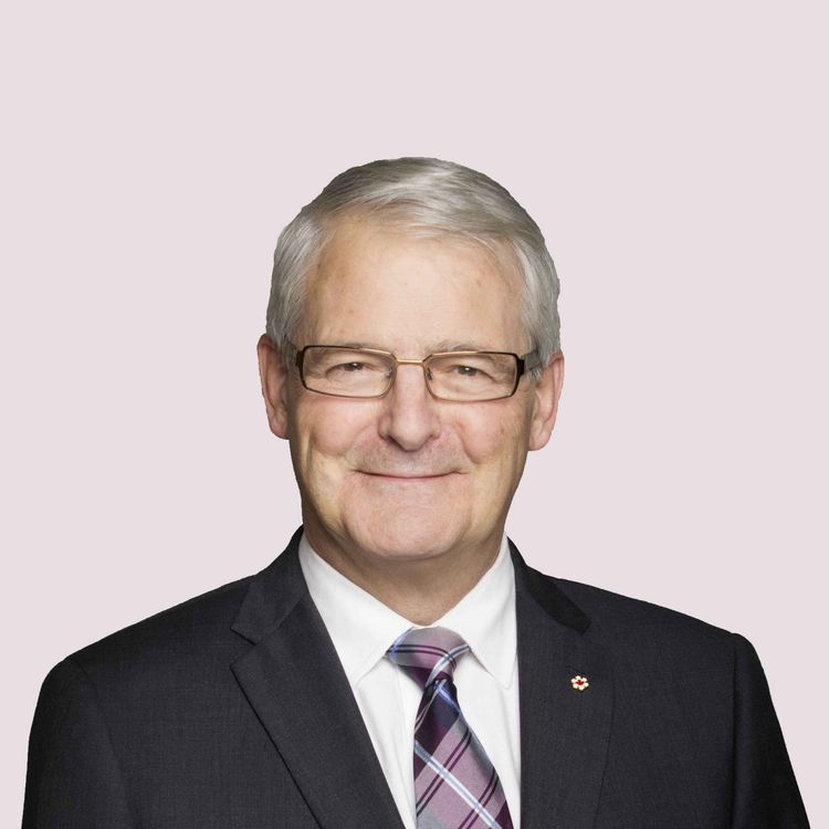 cover art for Ep 15. Marc Garneau, The First Canadian to Space on Embracing Life’s New Challenges