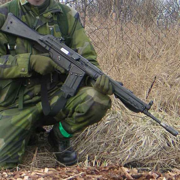 cover art for Militärsnack #27 - Automatkarbin 4 - Lite grundläggande fakta