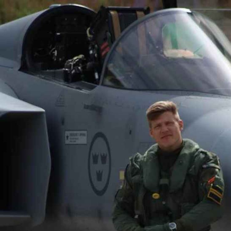 cover art for Militärsnack #42 - JAS-Tubern Max Villman