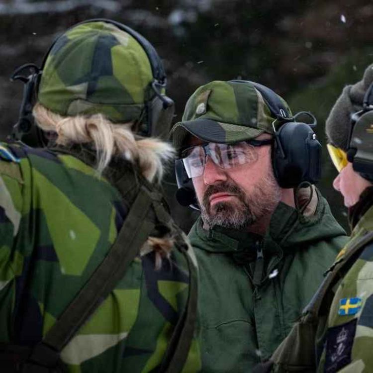 cover art for Militärsnack #44 - Senaste nytt om Försvarsmaktens eldhandvapen