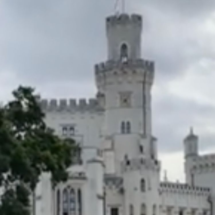 cover art for Europa ist so schön: Das Schloss Frauenberg der Schwarzenbergs im Süden Tschechiens – Daily-Spezial