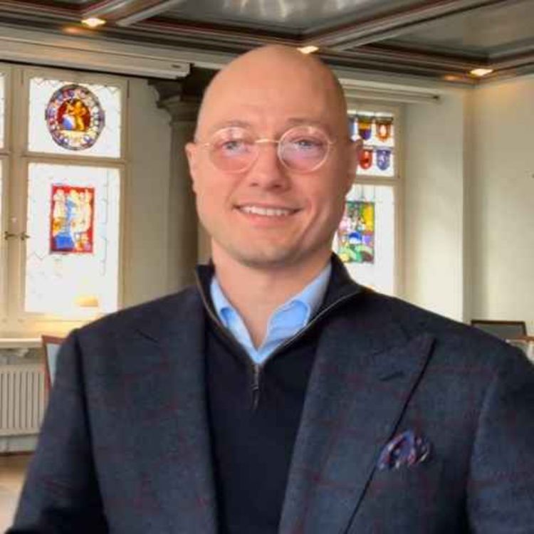 cover art for «Die Brandmauer wird fallen – zu 100 Prozent»: Star-Podcaster Philip Hopf über Deutschland, die AfD und Donald Trump