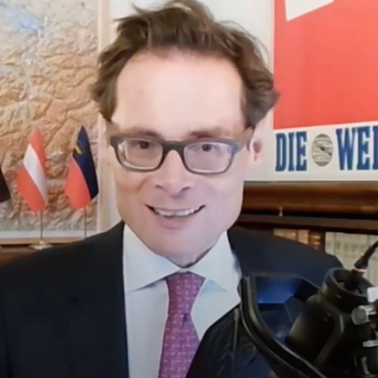 cover art for NZZ verteidigt SBB-Auftrag für Siemens – Weltwoche Daily CH