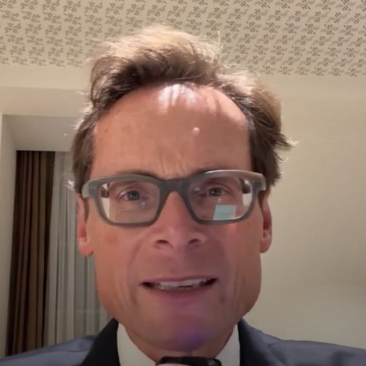 cover art for UBS diskutiert Wegzug mit Trump-Regierung – Weltwoche Daily CH