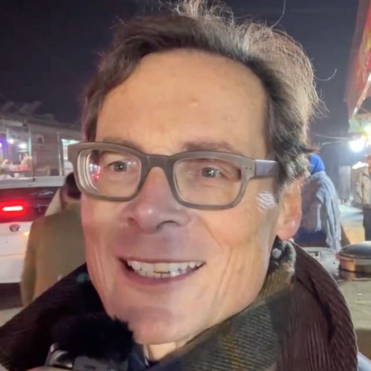 cover art for Köppel fährt durch Afghanistan: Strassenmärkte, volle Regale, kein Hunger, Sicherheit