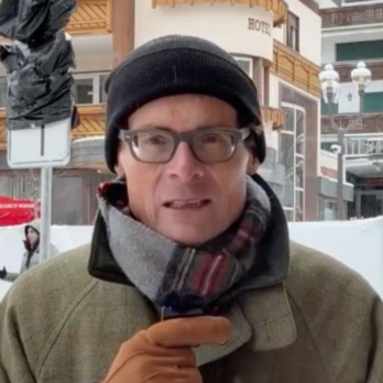 cover art for Live aus Crans: Beklemmen, Trauer und ein Funken Zuversicht nach dem Flammen-Verbrechen in der Silvesternacht