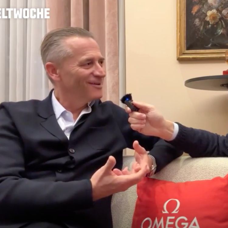 cover art for «Eine Welt-Ikone aus der Schweiz»: Omega-Chef Raynald Aeschlimann über Olympia, die Mondlandung, James Bond und den Weg einer legendären Uhrenmarke