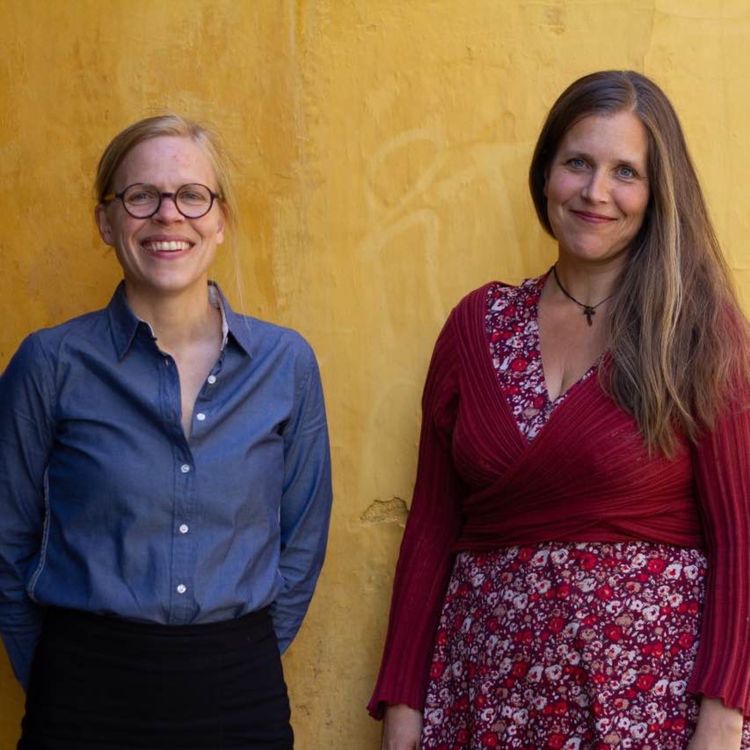 cover art for Karoline Astrup: Å søke Gud gjennom yoga