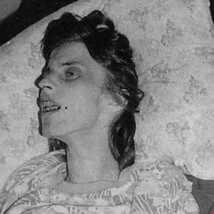 cover art for El Caso Real de Anneliese Michel - El Verdadero Exorcismo de Emily Rose