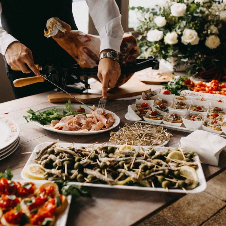 cover art for The art of restaurant business