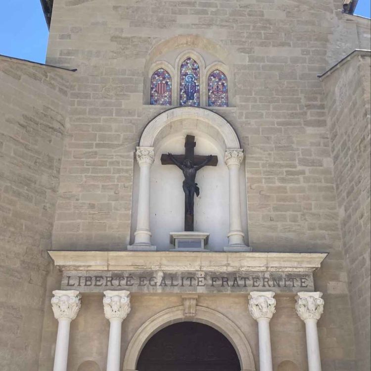 cover art for Pourquoi la devise "Liberté égalité fraternité " est écrite sur le fronton de l'église de Pertuis ?