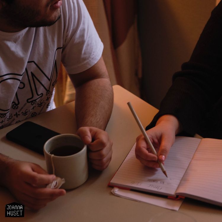 cover art for S2E1: Amir "Jeg vidste godt inderst inde hvorfor jeg havde fået PTSD"