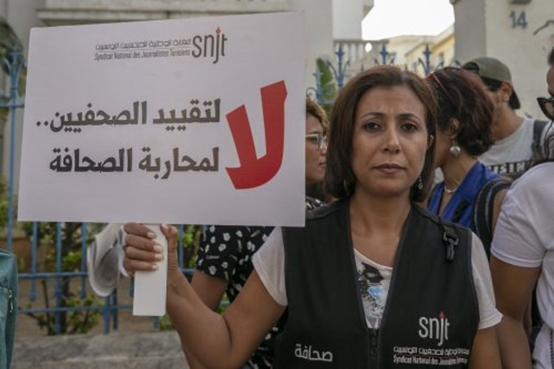 cover art for Túnez: 29 agresiones a periodistas durante la segunda vuelta de las elecciones legislativas.