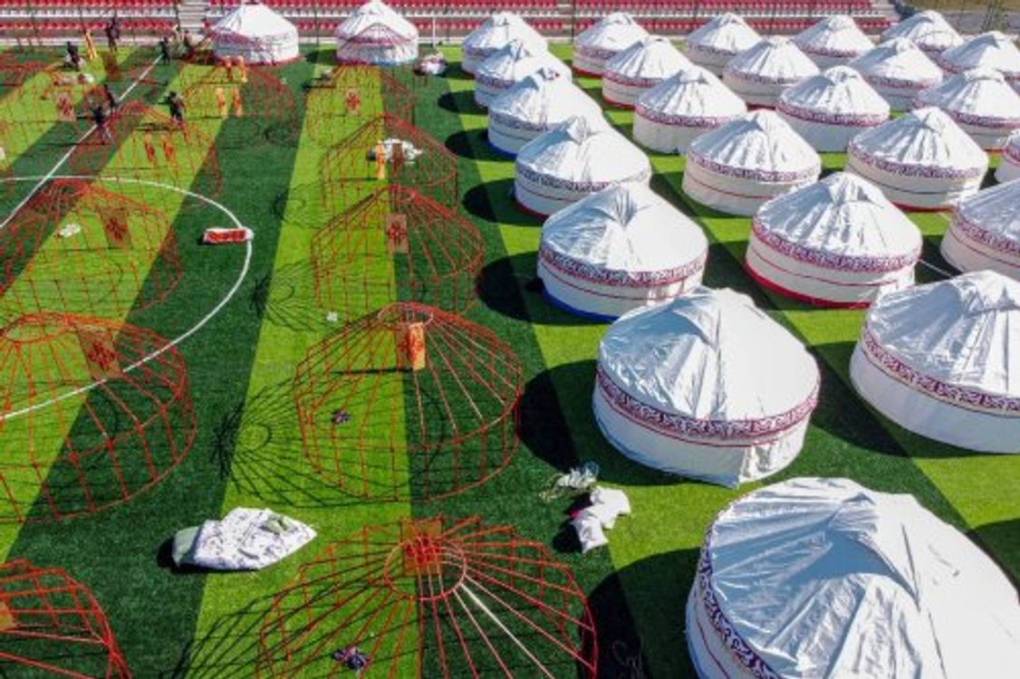 cover art for Arabia Saudí construirá 3.000 viviendas provisionales para las víctimas del terremoto en Turquía y Siria.